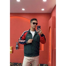 绿色