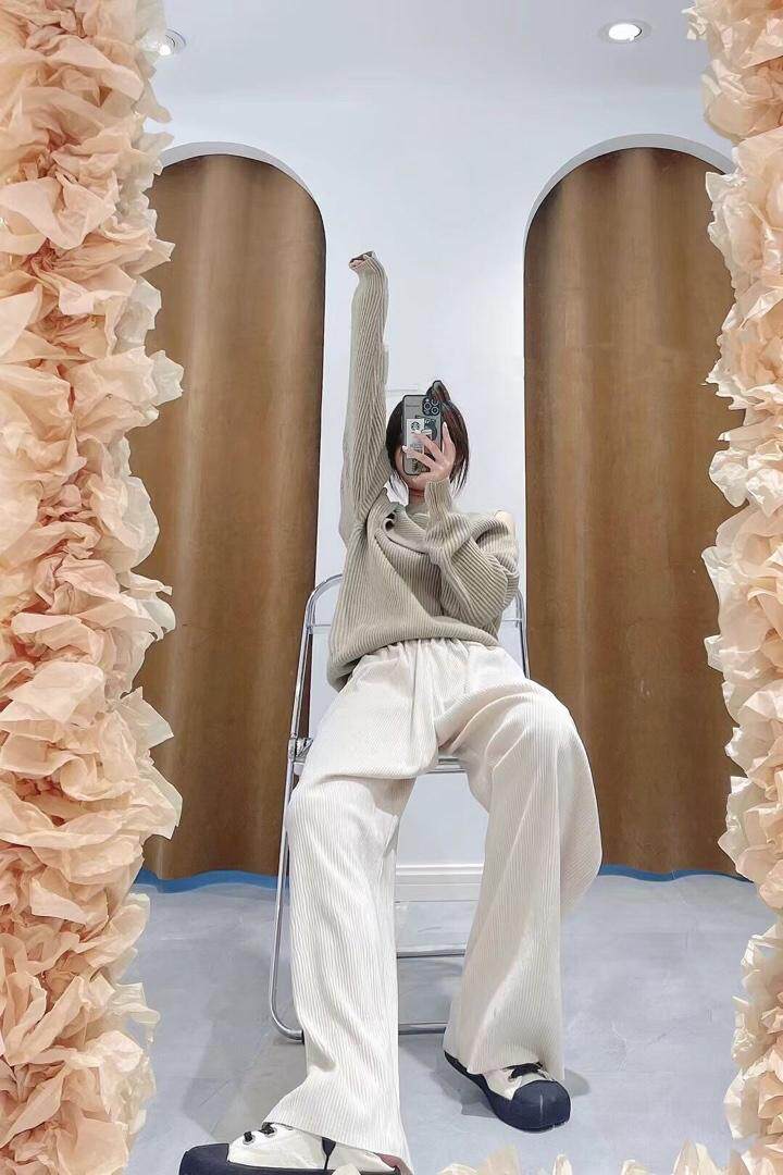 新款设计感超强款毛衣，女装针织衫/毛衣，SMOOTH