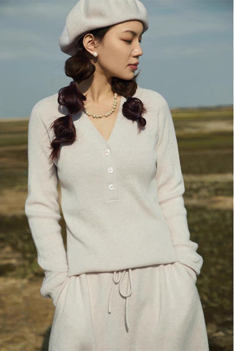 优雅气质女装羊毛衫三扣V领设计显瘦百搭长袖毛衣,女装羊毛衫,泰沅羊绒