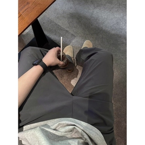 春秋季速干凉感轻薄透气褶皱西裤宽松休闲直筒纯色基础长裤潮图片