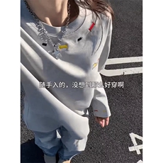 灰色