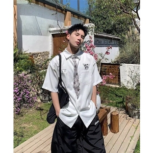 2025新款趣味手绘领带印花短袖衬衫男款夏季冰丝凉感宽松休闲图片