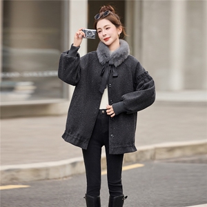真狐狸毛围脖亮闪闪宽松白鸭绒内胆羽绒服图片