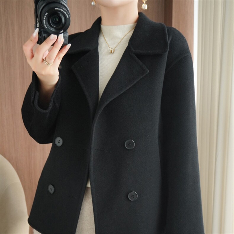 2025年秋季常规西装领双排扣绵羊毛大衣，女装毛呢外套，众策羊绒