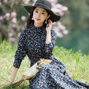 苏杭高端亚麻长袖连衣裙2025年春季新款妈妈打底减龄时尚收腰外穿图片