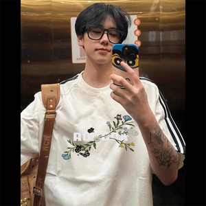 抖音得物高品质二开240克宽松纯棉美式潮牌三条杠织带短袖T恤图片