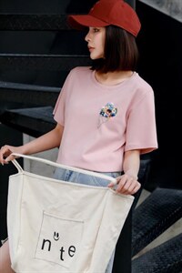 『现货』2022夏季新款全工艺手工钉珠短袖T恤图片