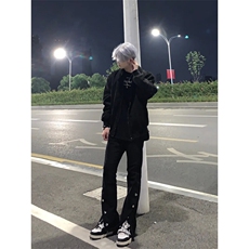 黑色