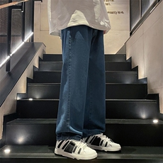 深蓝色
