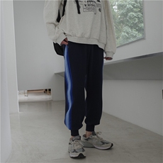 藏青色