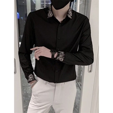 黑色