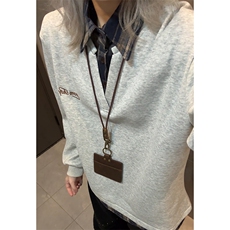 灰色