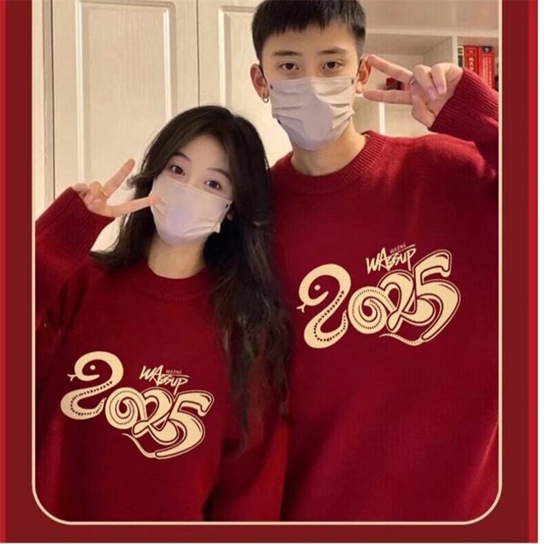 网络图2025新款黑色蛇年本命年圆领卫衣女秋冬时尚洋气上衣服图片