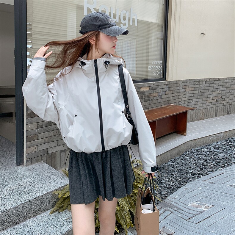 韩系米白色连帽冲锋衣短外套女秋季2025新款小个子休闲工装上衣,女装短外套,浪娴服饰