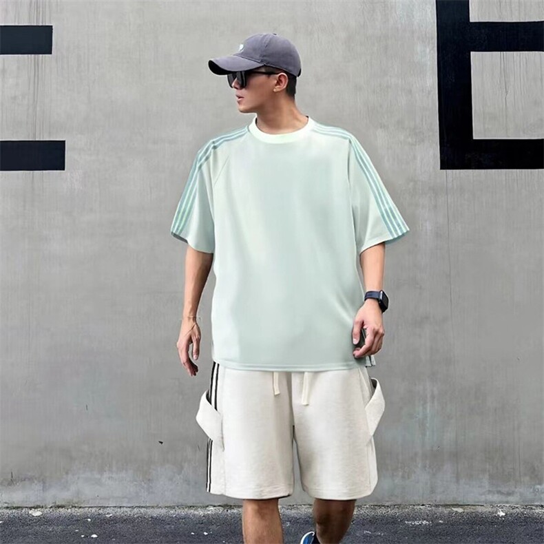 抖音得物品质二开240克宽松纯棉美式潮牌印花三条杠中性风短袖T恤，男装T恤，电商A486