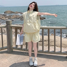甜美复古工装奶黄色短裤套装女夏季独特绝美小个子今年流行两件套，女装套装/套裙，2D143