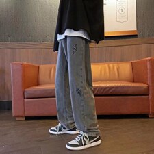黑灰色