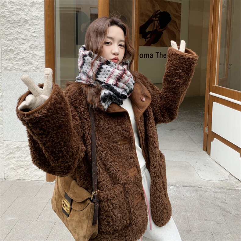新款主推两面穿皮毛一体外套2653-P205-K308,女装短外套,2C129