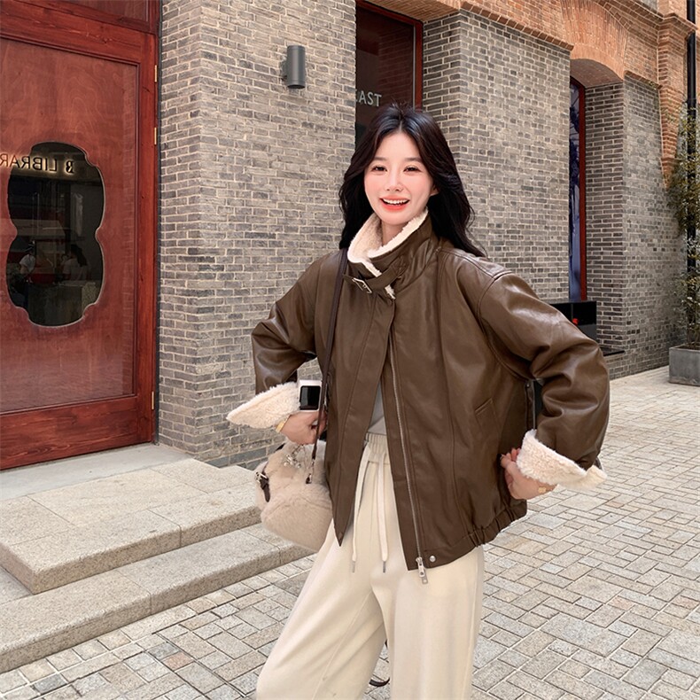 新品美拉德羊羔毛拼接PU机车服皮衣2598P195K298,女装短外套,2C029