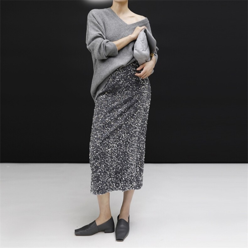 2024年春夏季华丽亮片纯色中腰直筒裙氛围感吸睛利器中长款裙子潮，女装半身裙，君汇