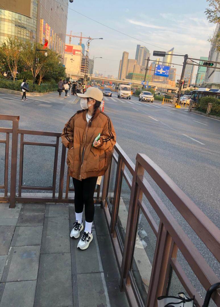 韩版情侣款羽绒服，女装羽绒服，玩美