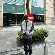 现货WT123-P110灰色空气层棉服背心马甲解构廓形可收缩下摆，男装背心/马甲，星座1501-3
