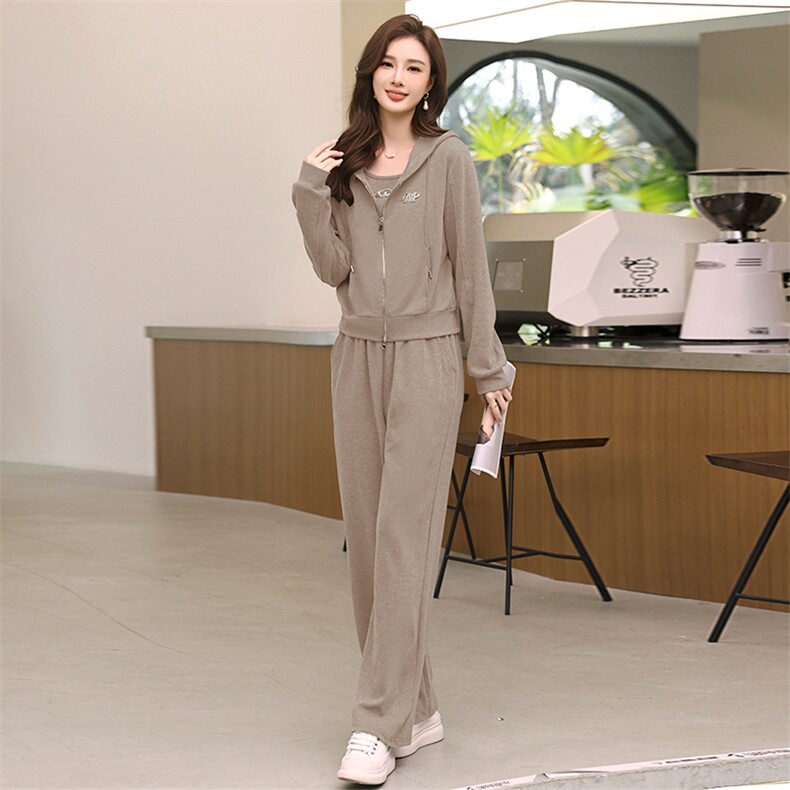2024春季新款时尚潮流三件套女装套装显瘦百搭休闲运动服,女装套装/套裙,梦芯尔