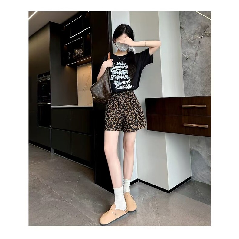 豹纹短裤女夏季薄款2025新款高腰休闲外穿美式运动中裤阔腿五分裤图片