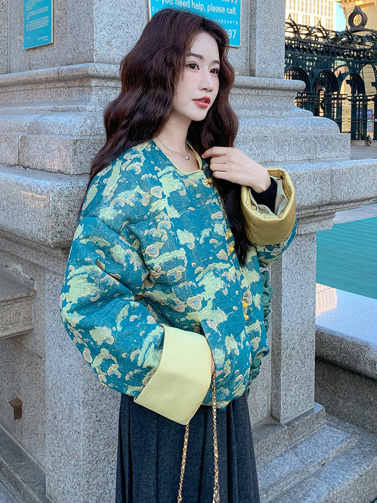 新中式提花立领盘扣轻薄羽绒服女2025秋冬新款复古小个子短款外套,女装羽绒服,纯色衣恋