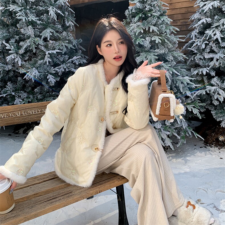 新款 现货主推风刺绣羽绒服外套9928-P245-K368图片