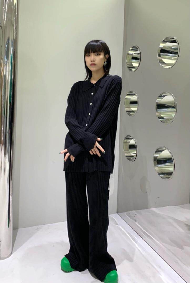 秋季新品现代简约坑条针织套装，女装职业装，AUDREY WANG