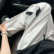 灰色
