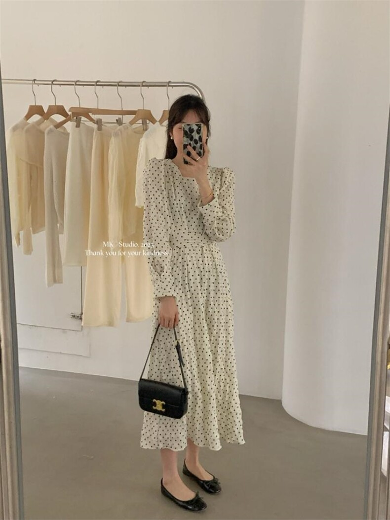 韩系简约小花连衣裙，女装连衣裙，欧妮卡蒂蔓