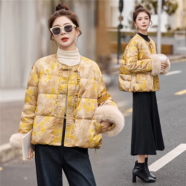 现货、现货、2025年冬季羽绒新中式短款羽绒服，女装羽绒服，艾仟回(原伊仟回)