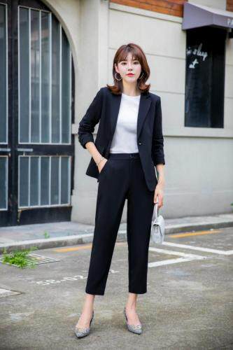 春款套装新品，女装职业装，德尔菲娜