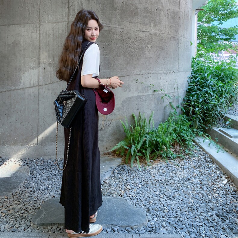 法式高级感黑色v领无袖背心连衣裙女2025新款夏季宽松设计感长裙,女装连衣裙,2C016