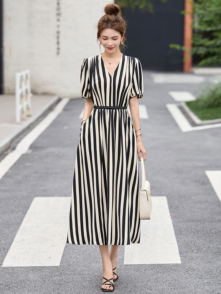 波点印花连衣裙女夏季2025新款高端洋气时尚淑女气质减龄法式裙子,女装连衣裙,魅丽静蓝