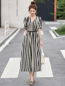 波点印花连衣裙女夏季2025新款高端洋气时尚淑女气质减龄法式裙子图片