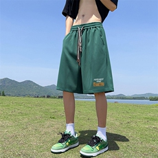 墨绿色