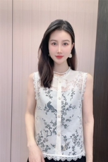 新中式蕾丝花边无袖衬衫女夏季新款气质显瘦百搭镂空提花马甲上衣，女装T恤，思沃羊绒