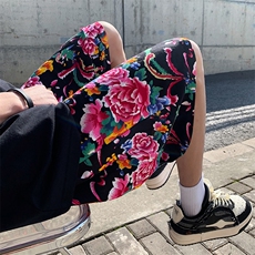 黑色