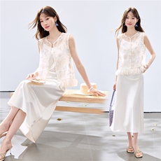 夏季新款现货！2026温柔风重工立体花卉马甲+珍珠吊带长裙套装女，女装套装/套裙，央宝儿