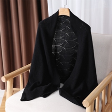 黑色