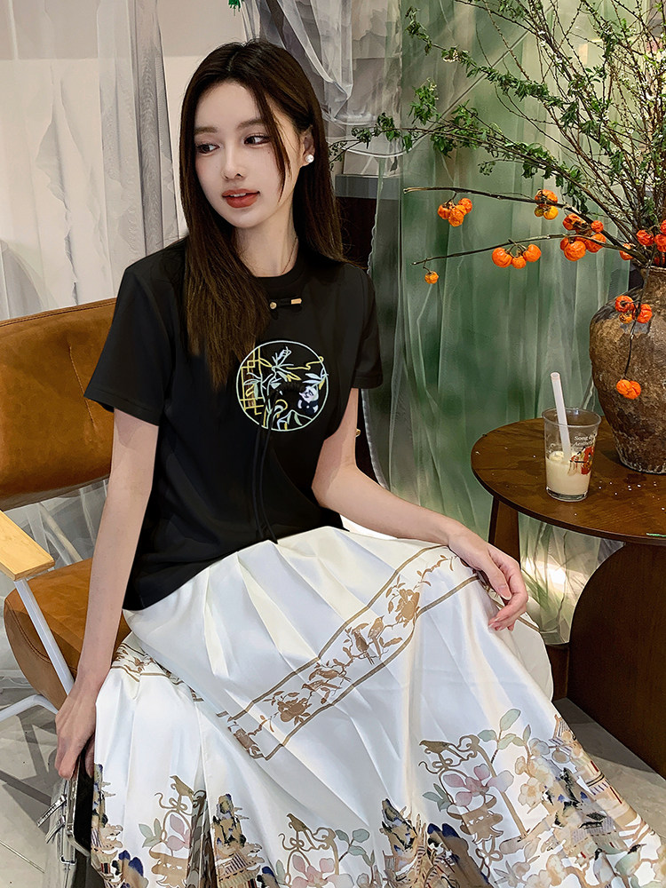 中式绣花熊猫短袖T恤白色显瘦上衣,女装T恤,鑫慧