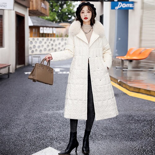 羽绒服新款2022年冬季女装时尚大气修身中款长白90%鸭绒真毛领，女装羽绒服，时尚俏佳人