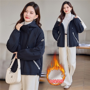 现货!2025年冬季时尚宽松连帽刺绣加绒加厚女外套,女装棉衣/棉服,依恋蒂丝