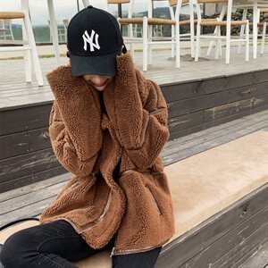 2021新款颗粒绒羊羔毛加厚拼接皮毛一体羽绒服棉衣外套女图片