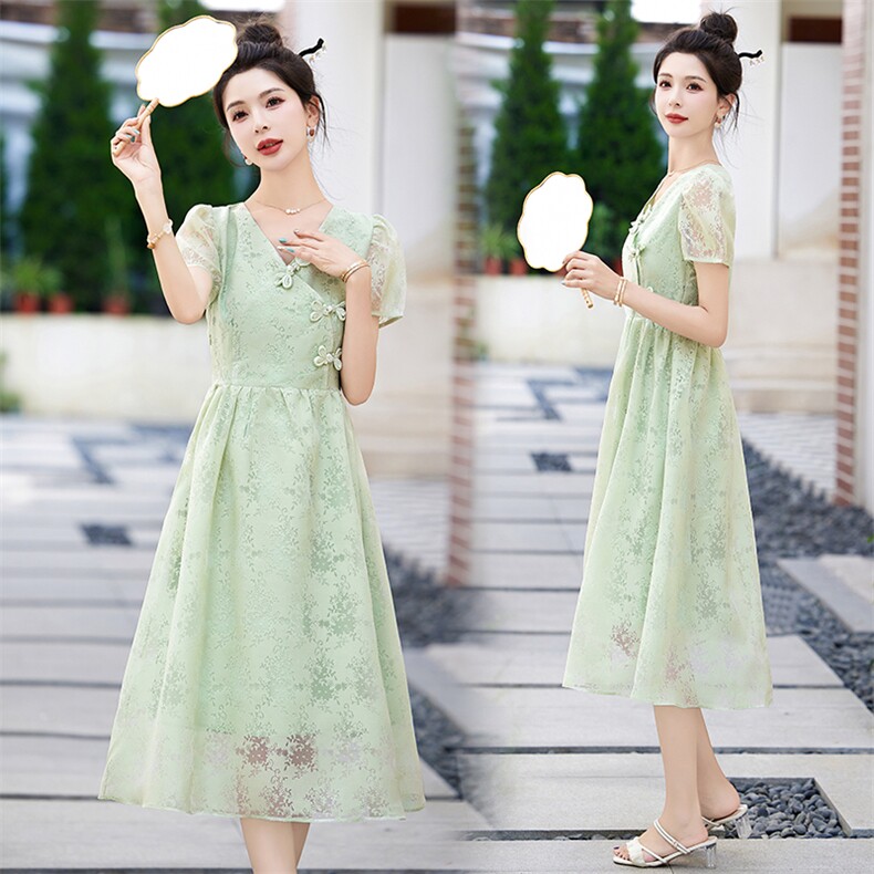 现货2024新中式圆领泡泡袖连衣裙女夏季新款高腰气质中长款百搭款，女装连衣裙，韩然一族