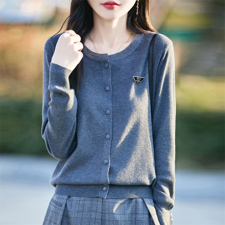 春秋新款圆领烫钻精纺羊毛开衫女刺绣长袖针织衫毛衣宽松气质上衣,针织衫/毛衣,大美人高端店