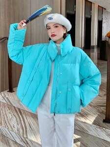 朵缇羽绒服图片